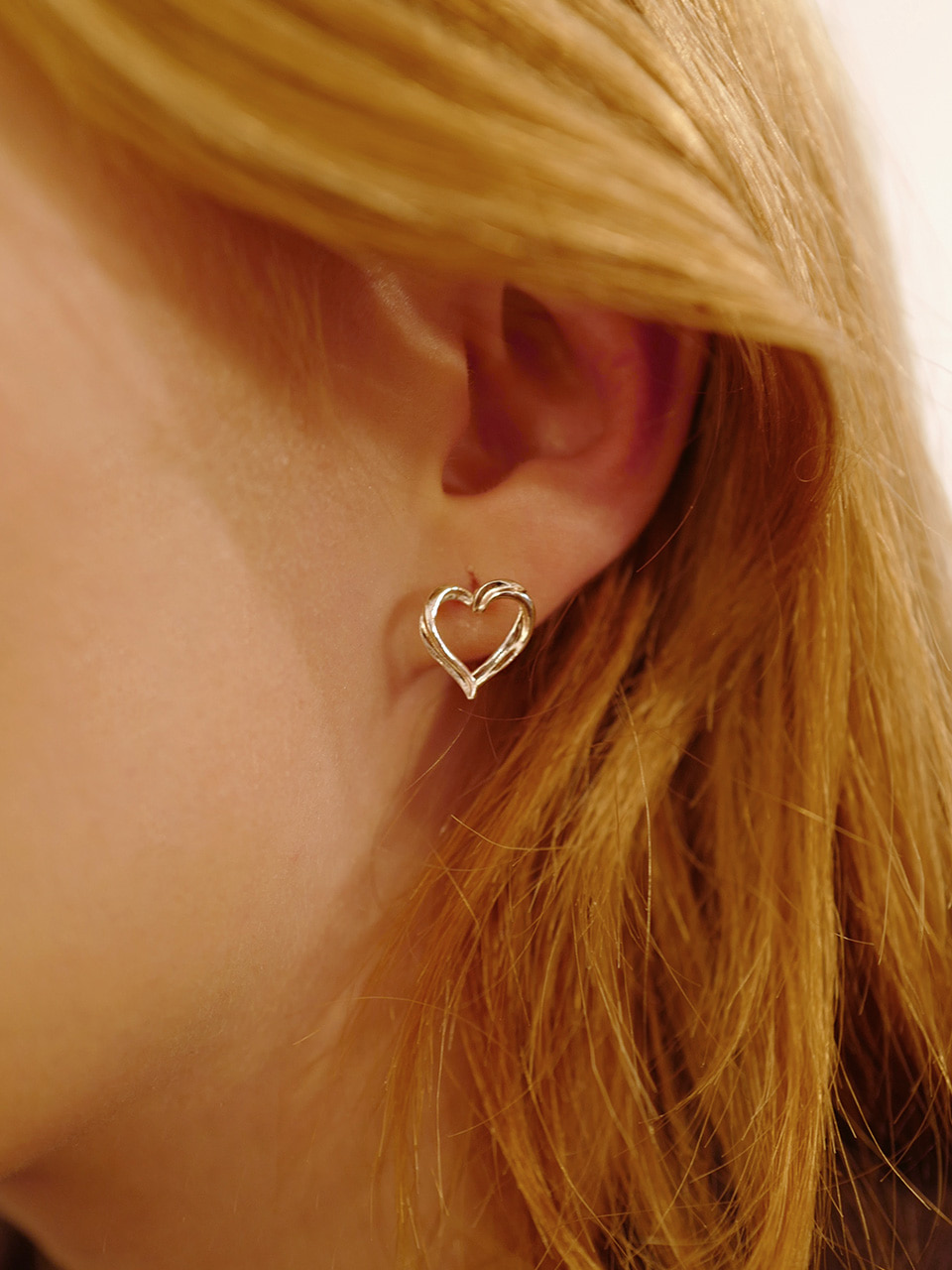heart ribbon earring